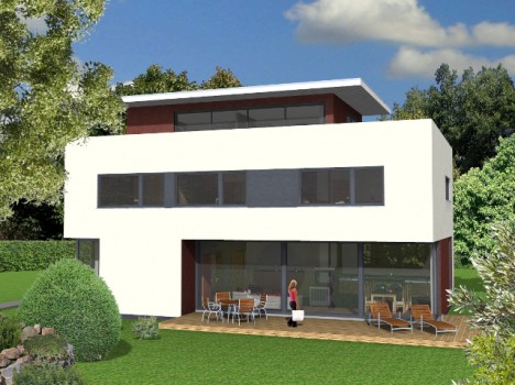 Ein modernes zweistöckiges Haus, das an ein Dresdner Massivhaus erinnert, verfügt über große Fenster, ein Flachdach und eine geräumige Terrasse mit Gartenmöbeln. Eine Person spaziert auf der Terrasse zwischen grünem Gras und Bäumen unter einem klaren Himmel, der auf einen sonnigen Tag in Dresden hindeutet.