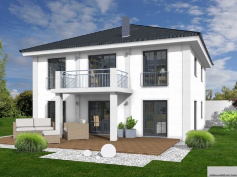 Ein modernes, zweistöckiges weißes Haus mit großen Fenstern und einem schwarzen Dach steht elegant da. Das Anwesen erinnert an ein stilvolles Fertighaus in Dresden und verfügt über eine Holzterrasse mit Gartenmöbeln, umgeben von einem gepflegten Rasen und vereinzelten Büschen unter einem klaren blauen Himmel.